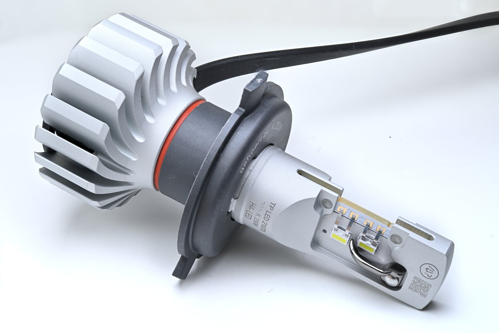 LED retrofit с радиатором для посадочного места H7